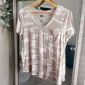 SO Camo V-neck - Size Medium